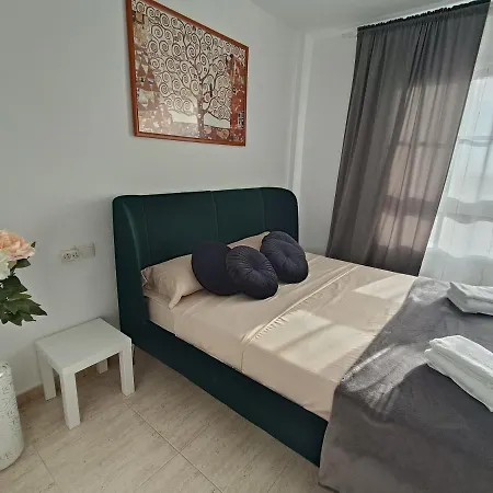 Apartamento Familiar Arcoiris Primera Linea De La Playa Apartment *